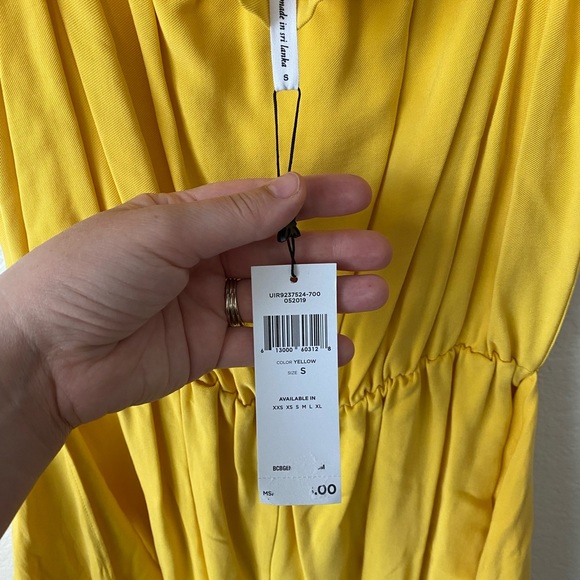 NWOT BCBG Yellow Jumpsuit with Knot Tie & Adjustable Straps. Size Small. - Picture 7 of 8
